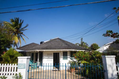 Beach Villa Yellow Canary