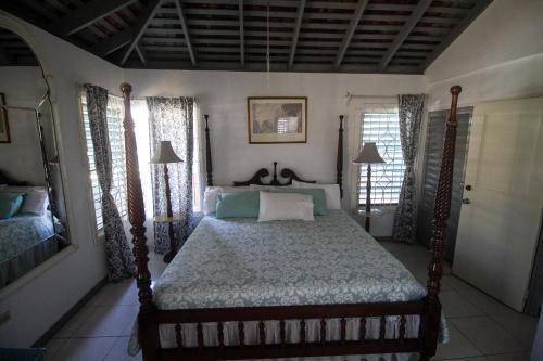Beach Villa Yellow Canary