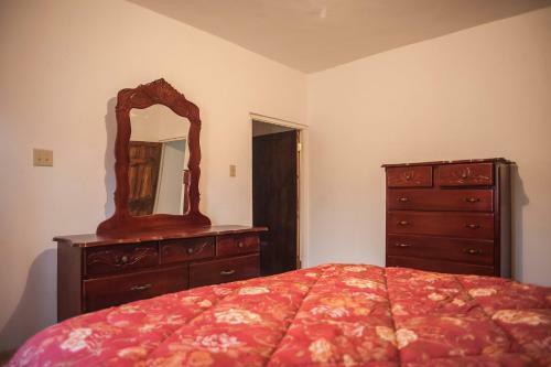 Hostal Queen Elizabeth House