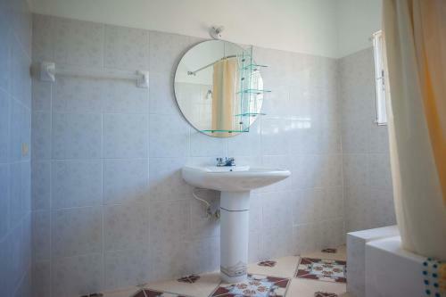 Hostal Queen Elizabeth House