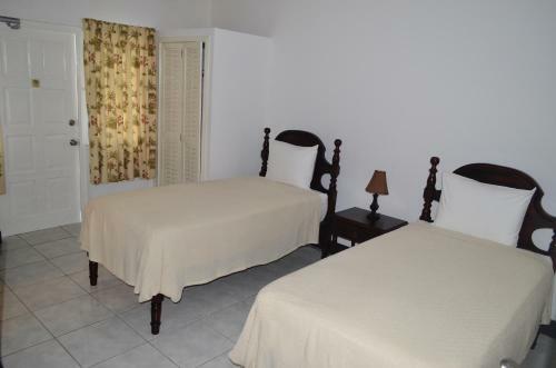 Pink Rock Inn Bed And Breakfast