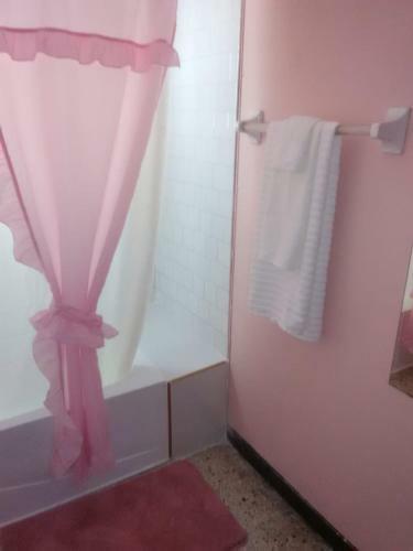 Scarlett Hall Hideaway