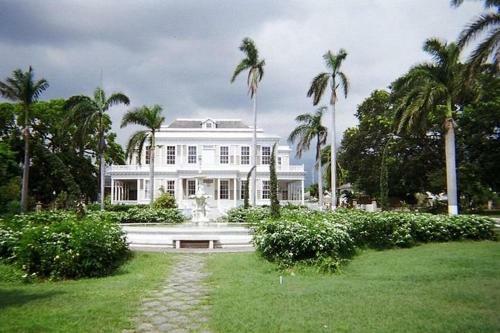 Safe Cozy House In Fully Secured Gated C/estate.
