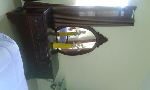 Spanish Town Gated Secured Private Rooms