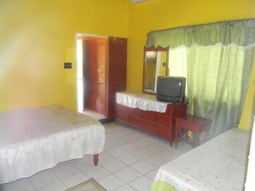 Hotel Bluefields Bay Resort