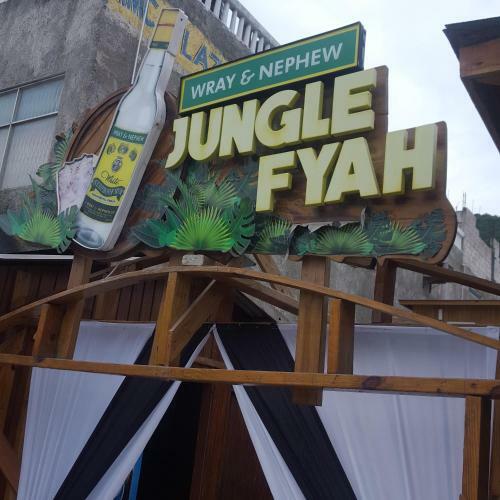 Villa Carlton's House