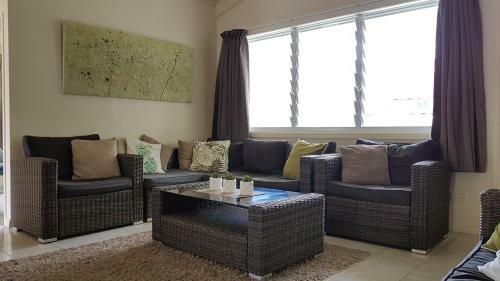 Muri Beach Escape