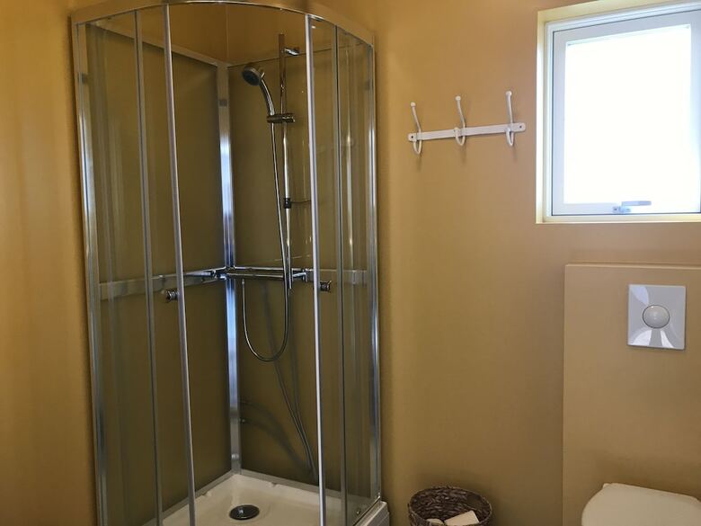 Hostal Lindart�n Guesthouse
