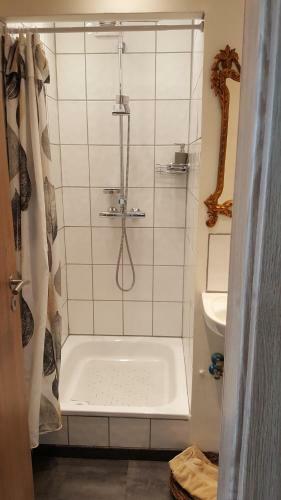 Hv�ta H�si�, Kirkjubraut 48