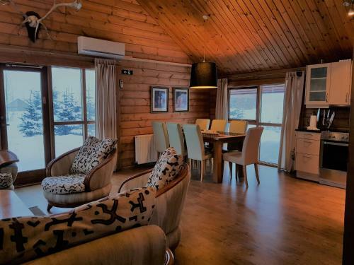 Geysir - Modern Log Cabin