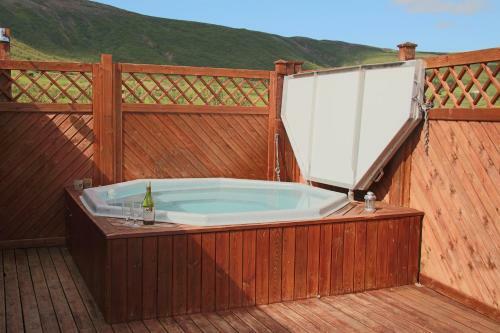 Geysir - Modern Log Cabin