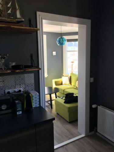 Hostal Guesthouse H�ll