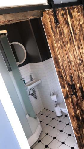 Hostal Guesthouse H�ll