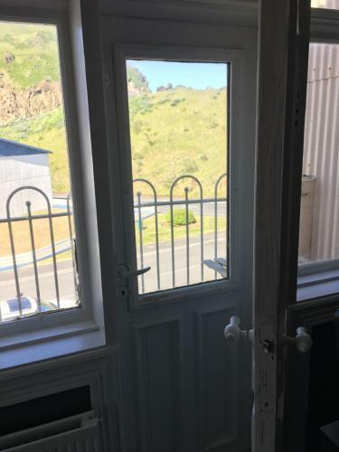 Hostal Guesthouse H�ll