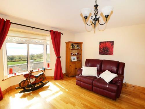 Tullyally, Redcastle