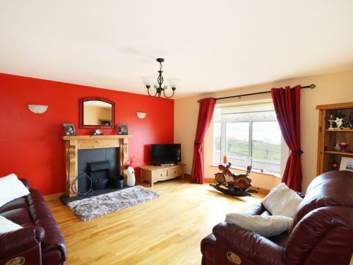 Tullyally, Redcastle