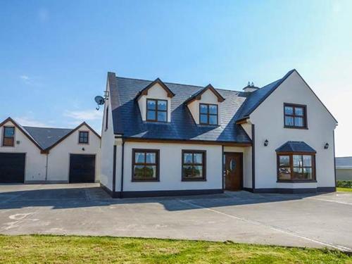Mountscott Manor, Milltown Malbay
