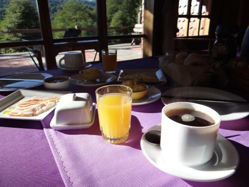 Hostal Y Caba�as "el Coig�e"
