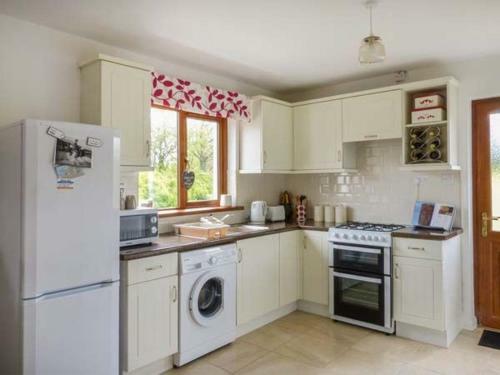 Ballor Cottage, Ballyvary