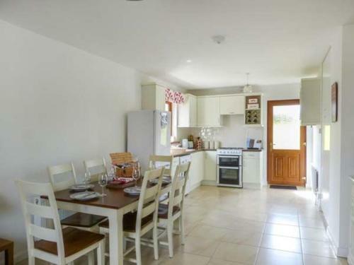 Ballor Cottage, Ballyvary