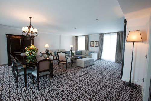 Hotel Palm Camayenne