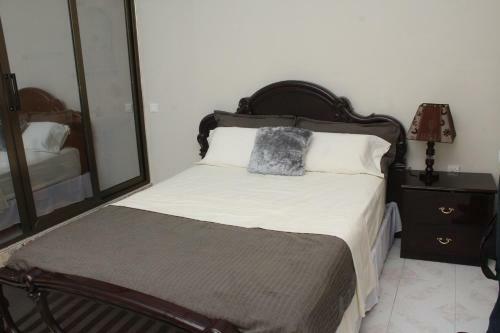 Hostal Rose Leat Elegant Bed & Breakfast