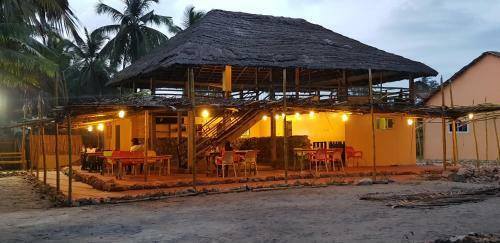 Hostal African Vibrations Beach Resort