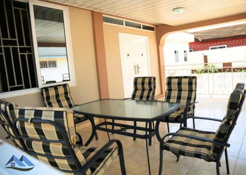 Hostal Danritzcer Suites