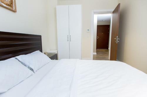 Pls Apartments - Cantonments