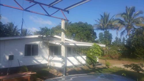 Apartamento The White Self Contained Cottage - Homestay