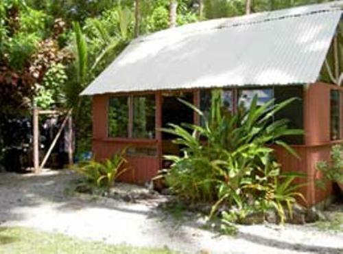 Hostal Dolphin Bay Divers Retreat