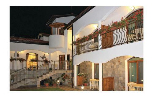 Seven-bedroom Holiday Home In Medovo