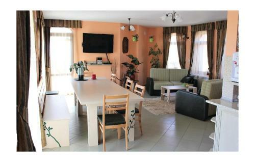 Seven-bedroom Holiday Home In Medovo