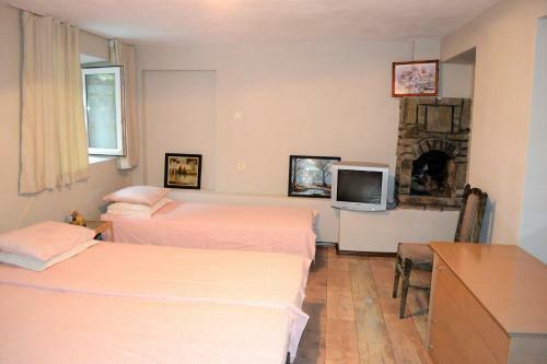 Hostal Villa Terzievi - House Of Roses