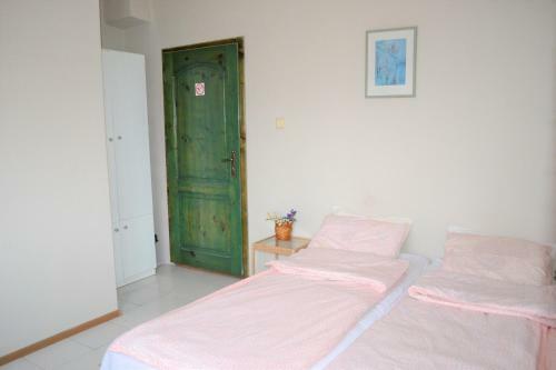 Hostal Villa Terzievi - House Of Roses