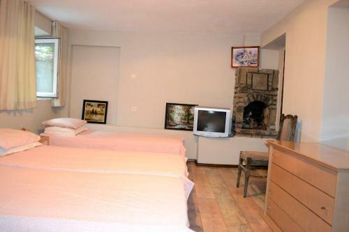 Hostal Villa Terzievi - House Of Roses