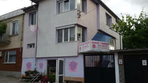 Hostal Villa Terzievi - House Of Roses