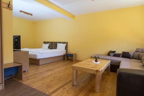 Hostal Eco Rai Rekata