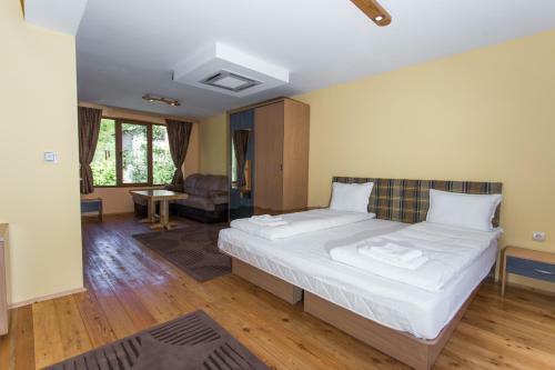 Hostal Eco Rai Rekata