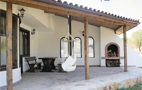 Three-bedroom Holiday Home In Iskra Village