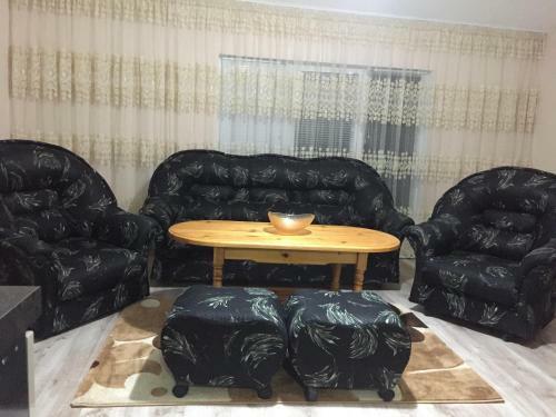 Hostal Elenite Guesthouse