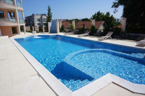 Vello Apartments