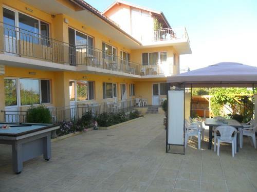 Hostal Eleonor Guest House