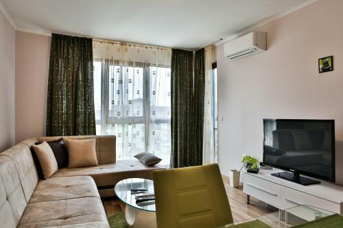Al Rial Beach Apartments