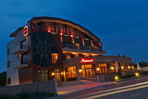 Family Hotel Ring