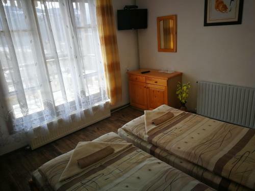 Hostal The White House