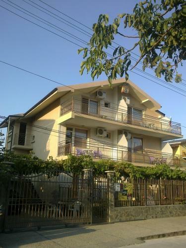 Hostal Guest House Rusalka