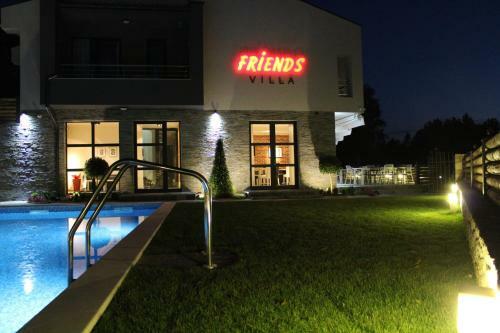 Family Hotel Friends Villa
