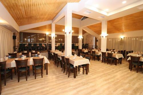 Hostal Complex Trakite