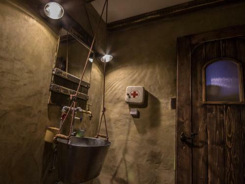 Bed & Breakfast Cob Camp